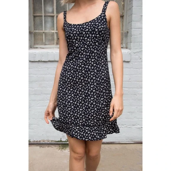 Brandy Melville Colleen Dress - Picture 2 of 5